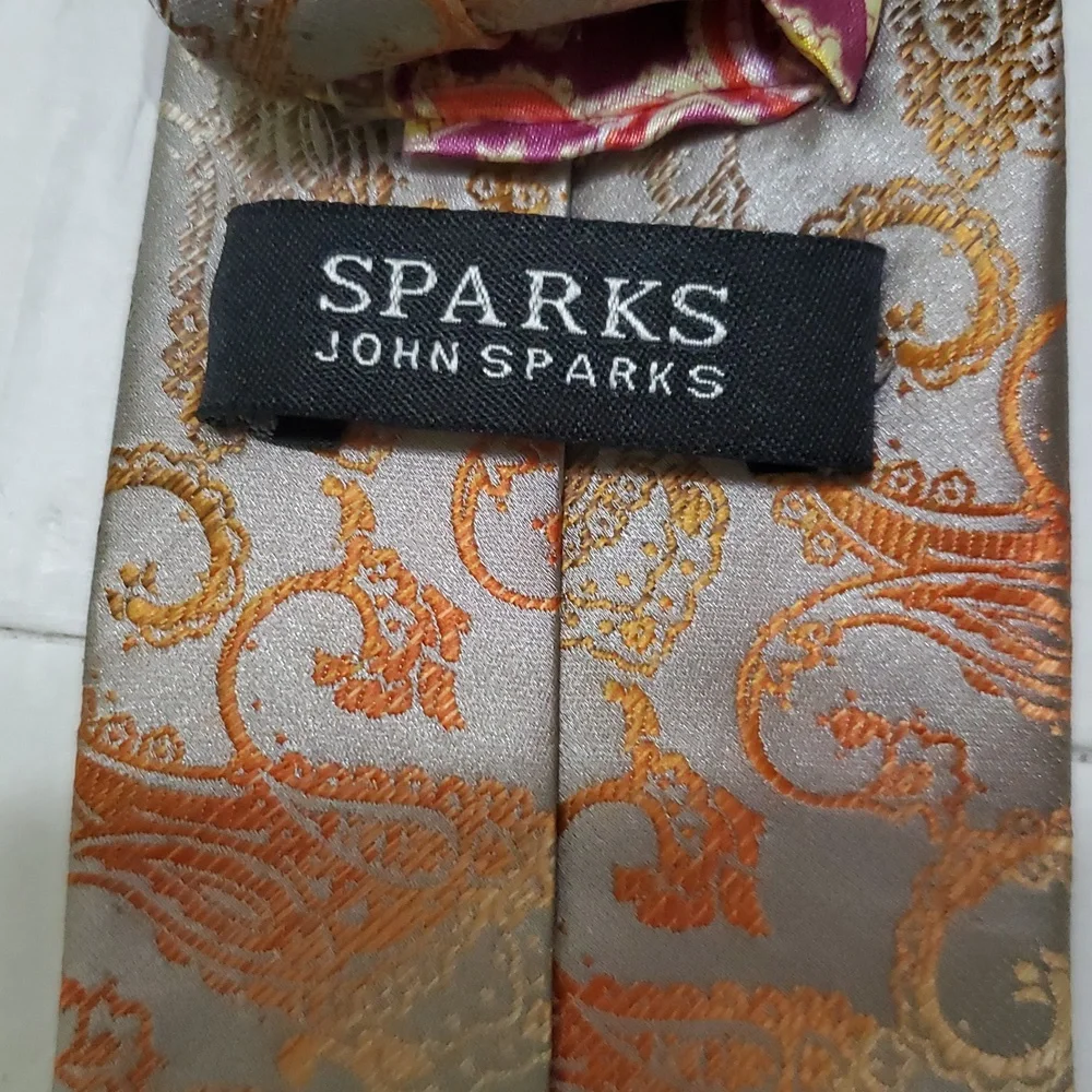 Sparks By John Sparks Elegant Silver & Peach Paisley Tapestry  Tie